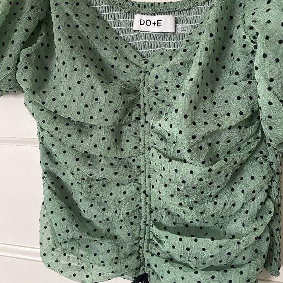 Green polka dot cropped ruched top - Picture 8 of 8